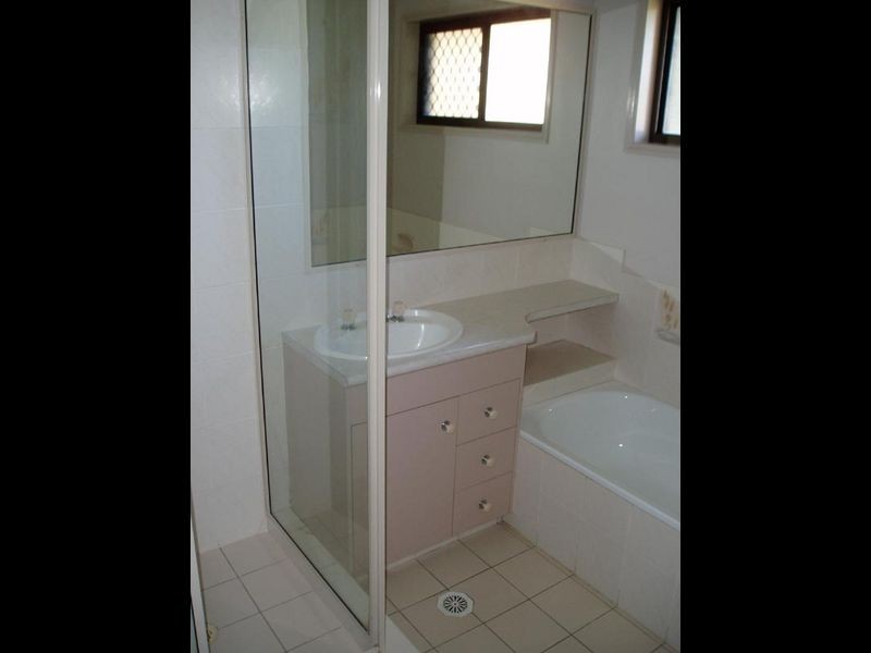 3 Wantana Cresent, Edens Landing QLD 4207