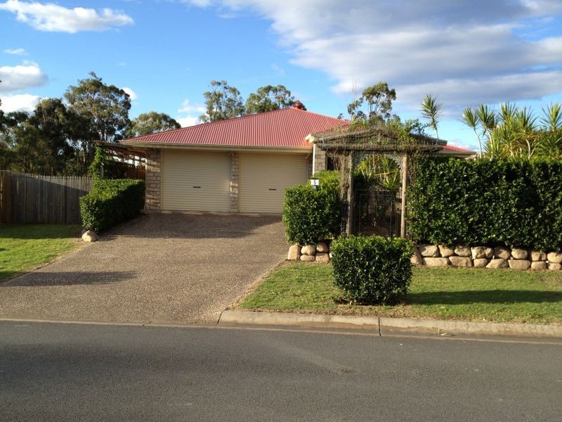 5 Vernon Place, Edens Landing QLD 4207