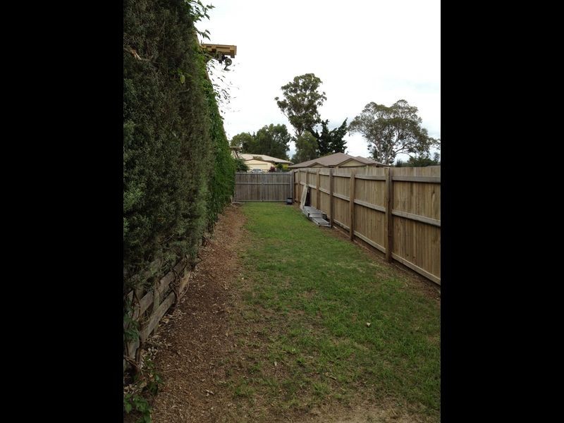 5 Vernon Place, Edens Landing QLD 4207