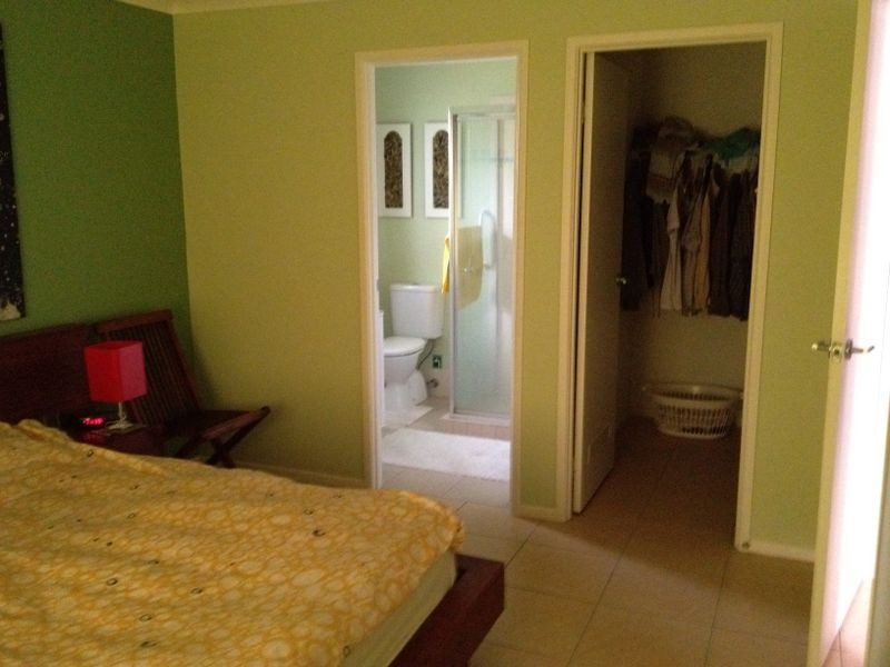 5 Vernon Place, Edens Landing QLD 4207