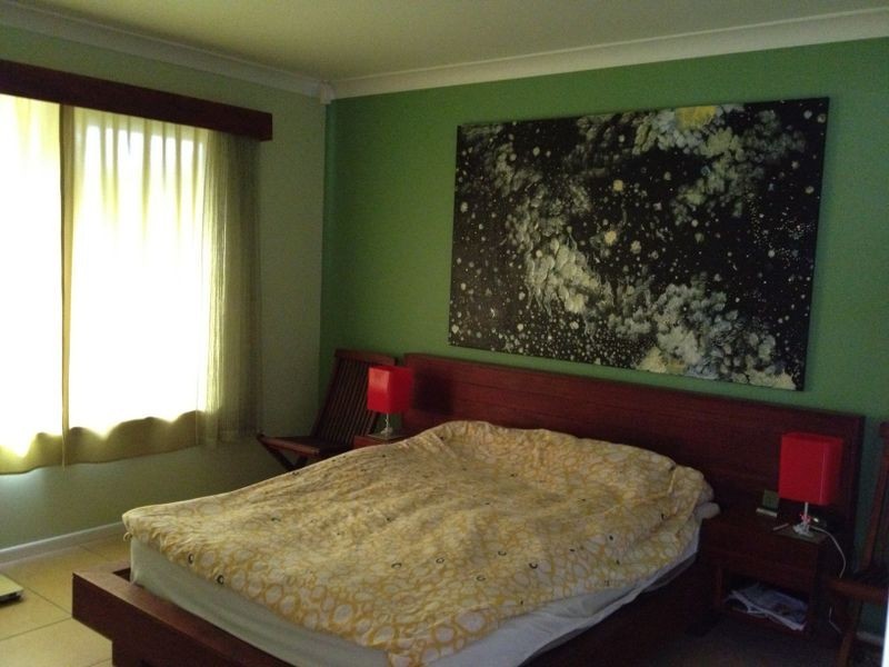 5 Vernon Place, Edens Landing QLD 4207