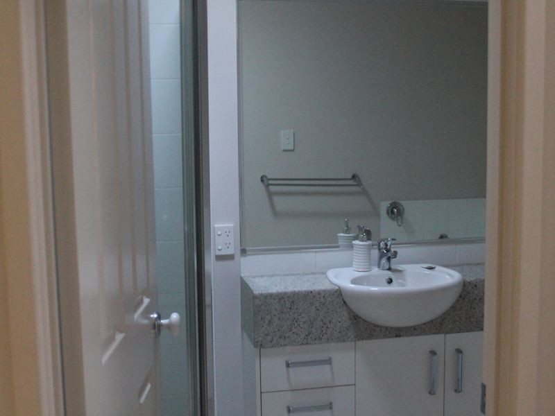1/2 Stoneleigh Way, Holmview QLD 4207