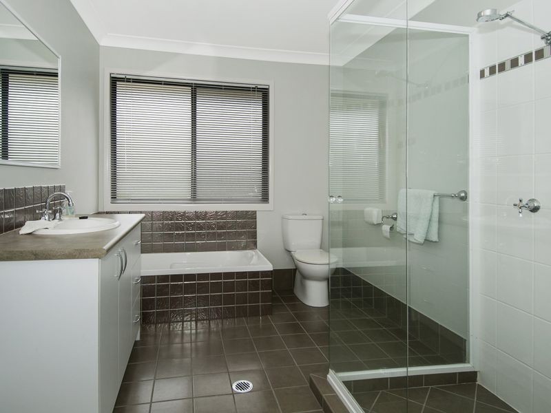 5 River Breeze Court, Windaroo QLD 4207