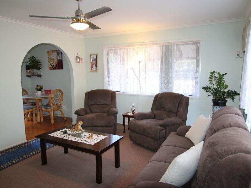 5 Railway Parade, Loganlea QLD 4131