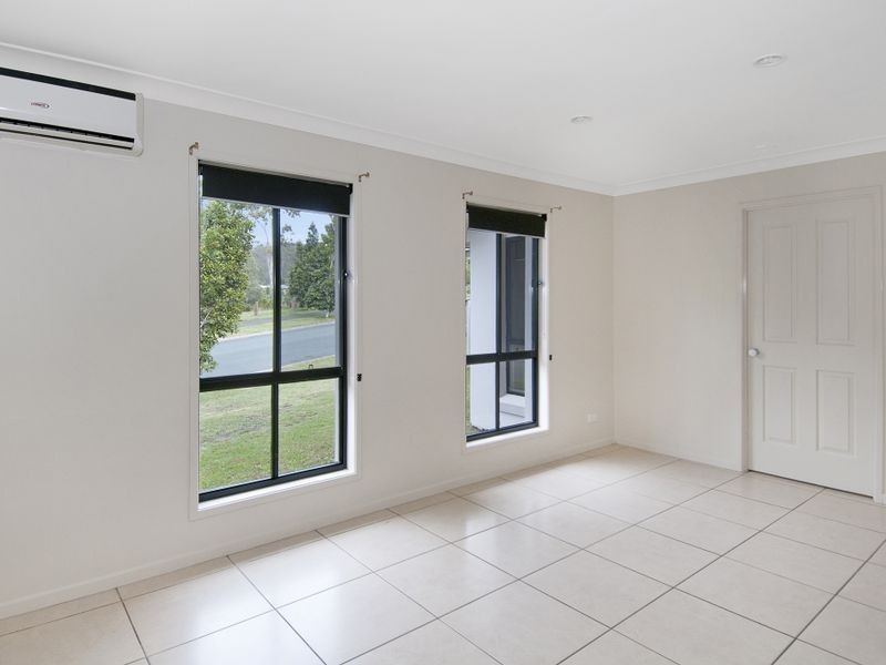 2/2 Stoneleigh Way, Holmview QLD 4207