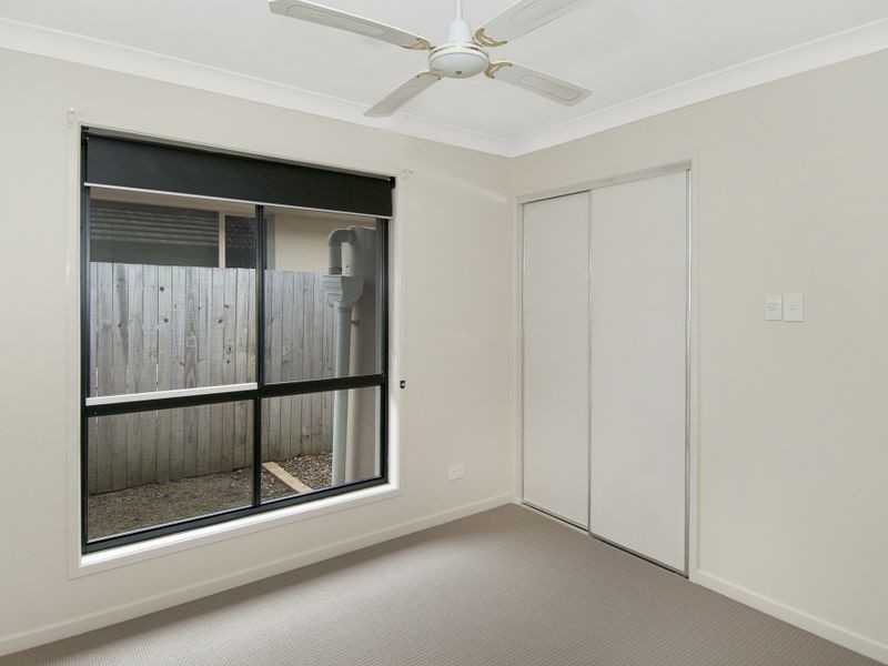 2/2 Stoneleigh Way, Holmview QLD 4207