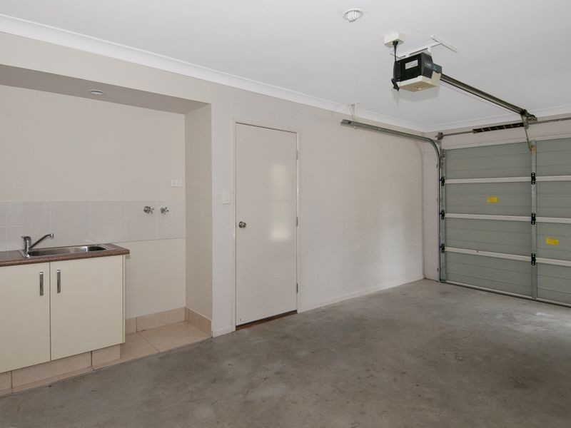 2/2 Stoneleigh Way, Holmview QLD 4207