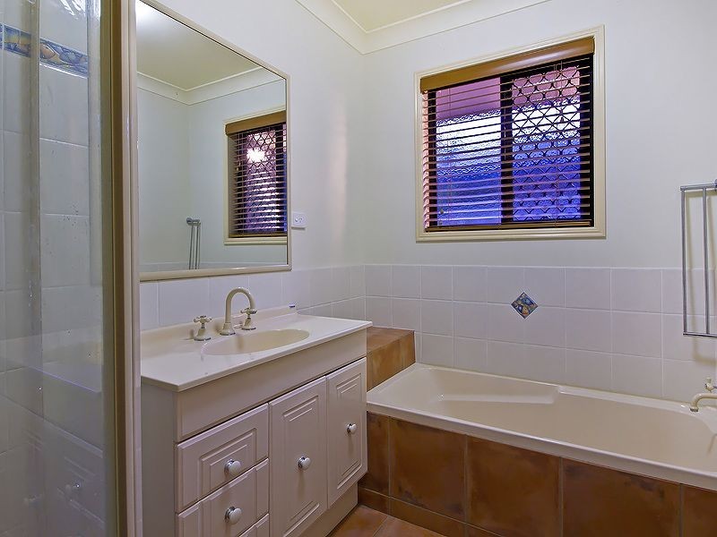 11 Park Lane, Bahrs Scrub QLD 4207