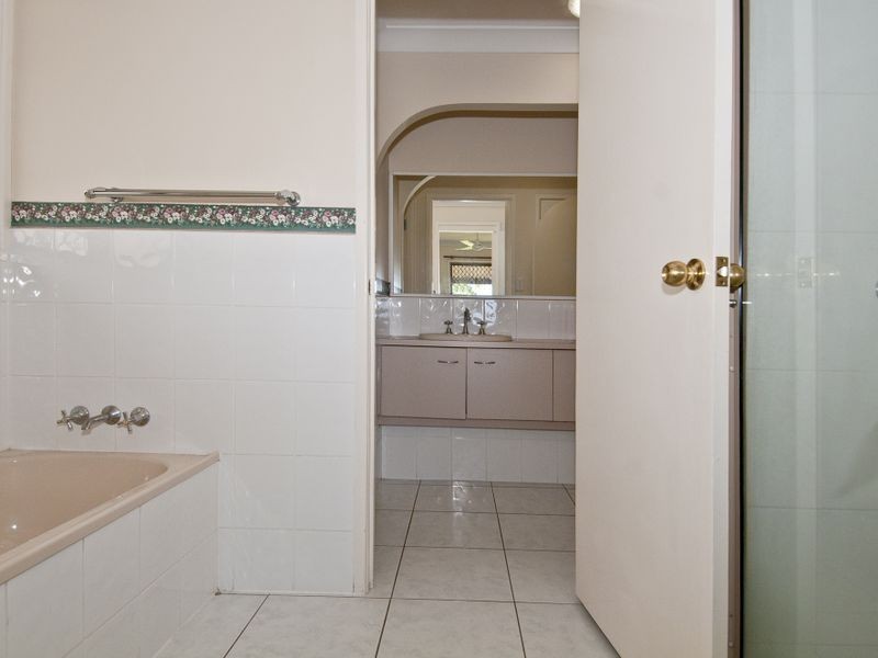 35 Bingo Street, Holmview QLD 4207