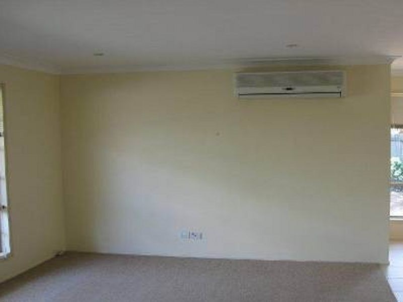 29 Tregana Circuit, Edens Landing QLD 4207