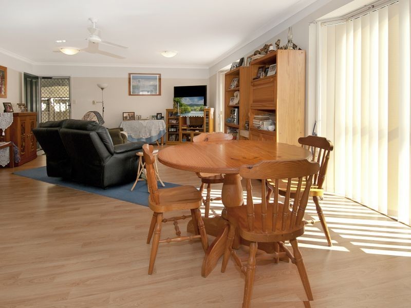 42/196 Logan Street Sapphire Gardens, Eagleby QLD 4207