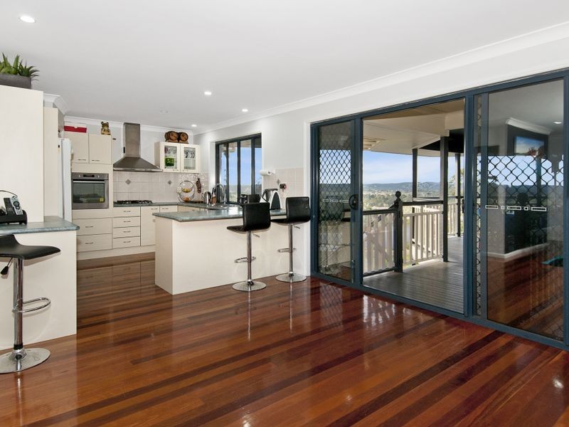 41 Lucy Drive, Edens Landing QLD 4207