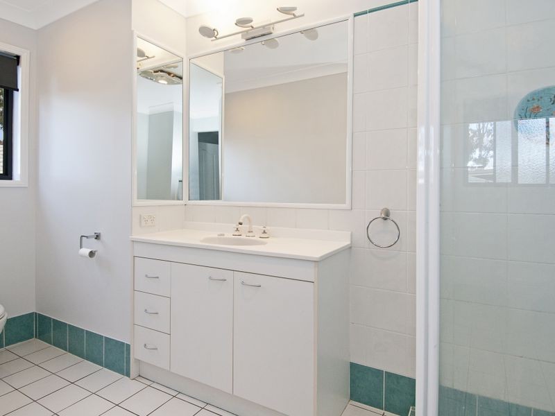 41 Lucy Drive, Edens Landing QLD 4207