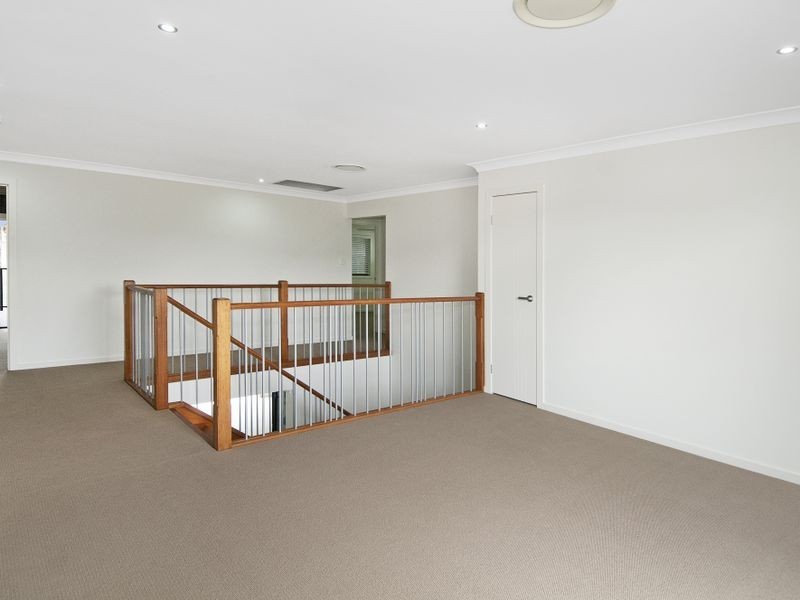 26 Pebble Beach Drive, Windaroo QLD 4207