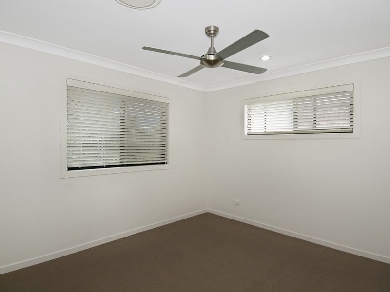 26 Pebble Beach Drive, Windaroo QLD 4207