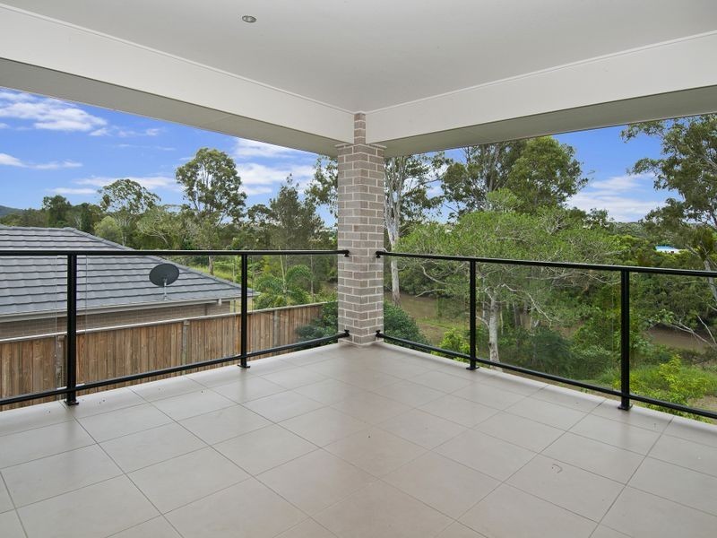 26 Pebble Beach Drive, Windaroo QLD 4207