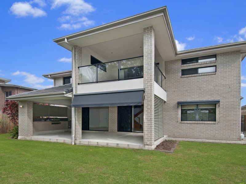 26 Pebble Beach Drive, Windaroo QLD 4207