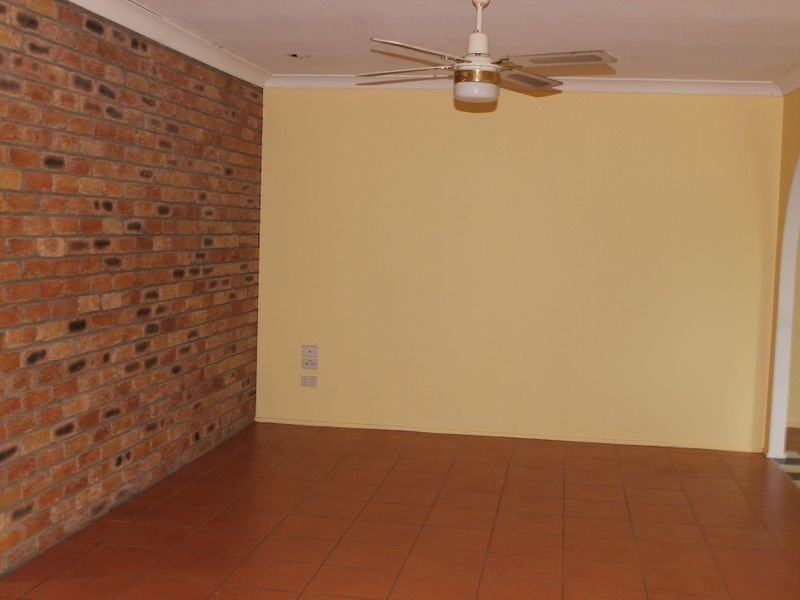 10 Manning St, Mount Warren Park QLD 4207