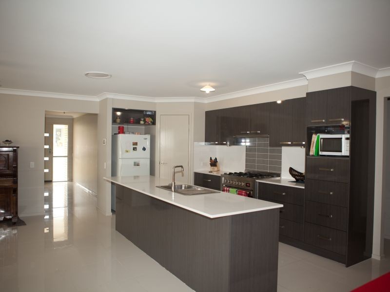 4 Carrawinya St, Waterford QLD 4133