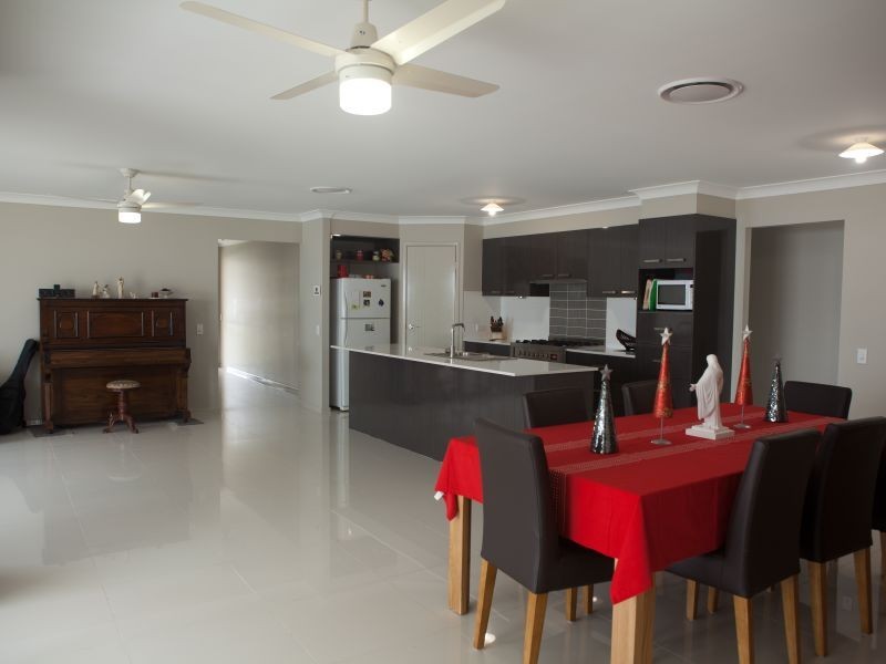 4 Carrawinya St, Waterford QLD 4133