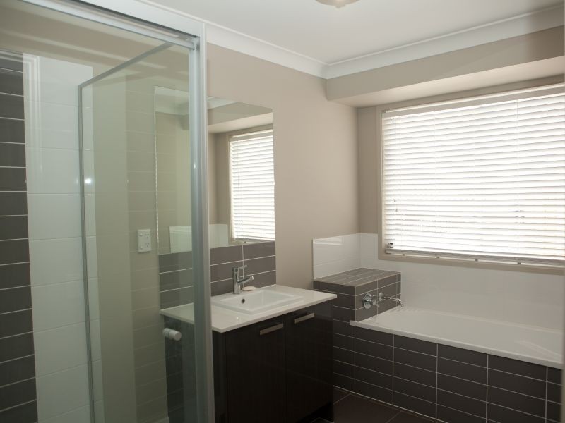 4 Carrawinya St, Waterford QLD 4133