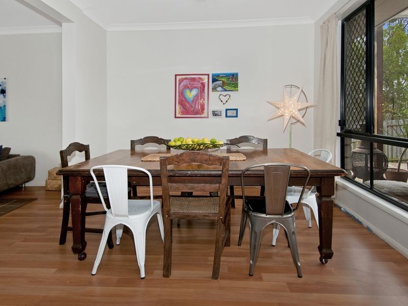 7 Vernon Place, Edens Landing QLD 4207