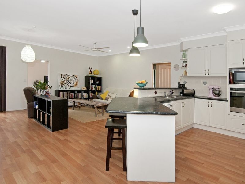 7 Vernon Place, Edens Landing QLD 4207