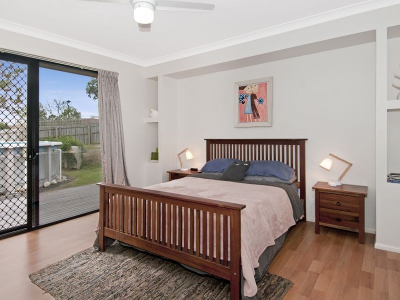 7 Vernon Place, Edens Landing QLD 4207