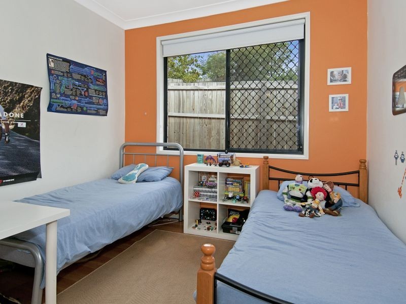 7 Vernon Place, Edens Landing QLD 4207