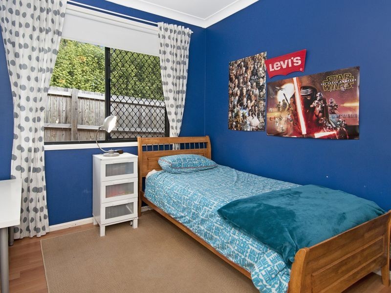 7 Vernon Place, Edens Landing QLD 4207