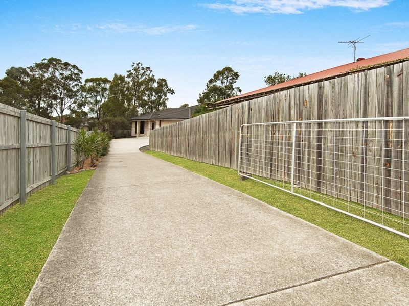 7 Vernon Place, Edens Landing QLD 4207