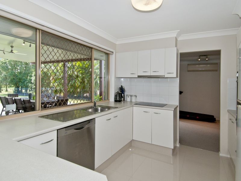 64 Bannockburn Road, Windaroo QLD 4207