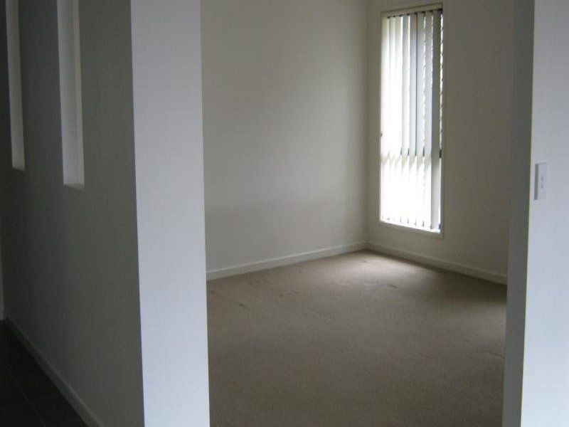 31 Mossman Pde, Waterford QLD 4133