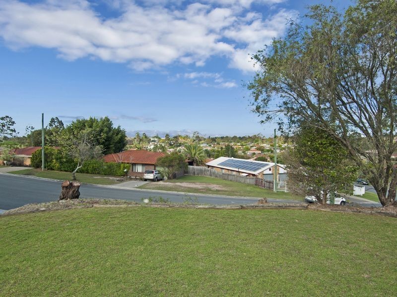 9 Clayton Drive, Edens Landing QLD 4207