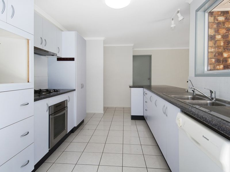 9 Clayton Drive, Edens Landing QLD 4207