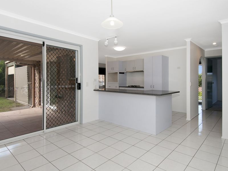 9 Clayton Drive, Edens Landing QLD 4207