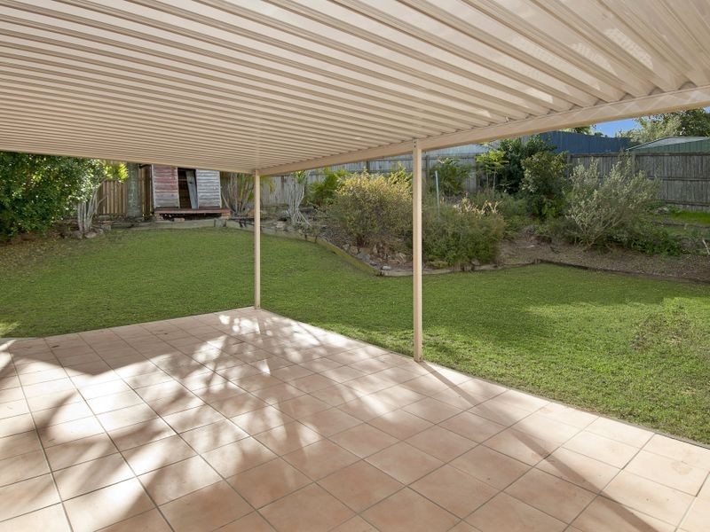 9 Clayton Drive, Edens Landing QLD 4207