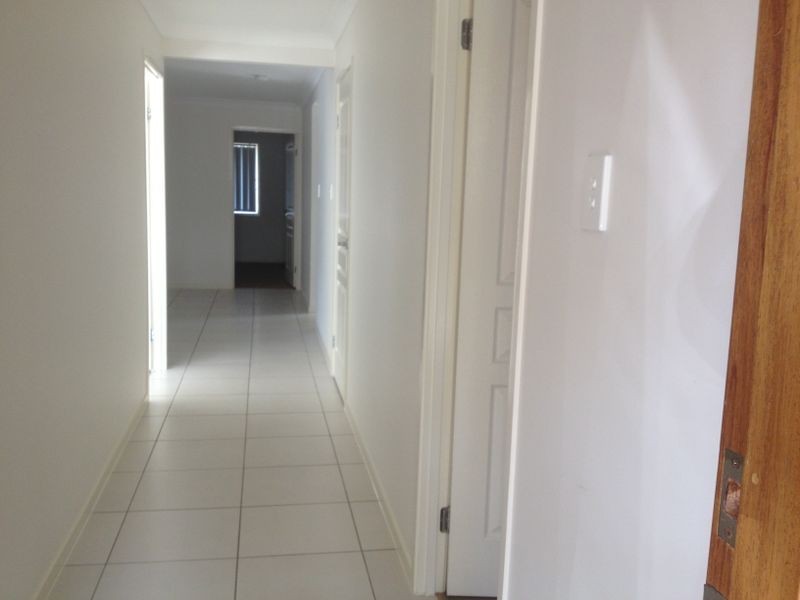 24 Skyline Circuit, Bahrs Scrub QLD 4207