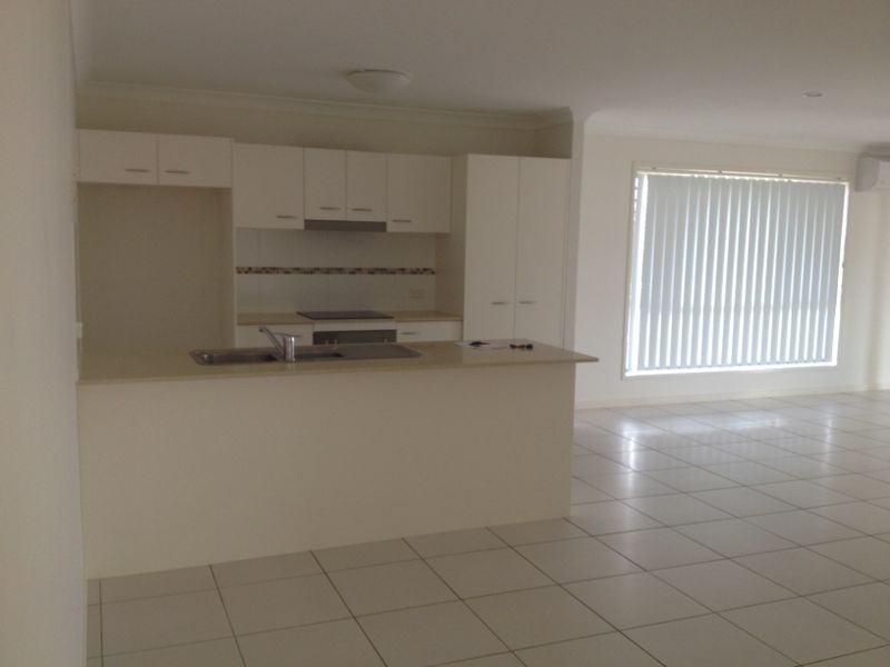 24 Skyline Circuit, Bahrs Scrub QLD 4207
