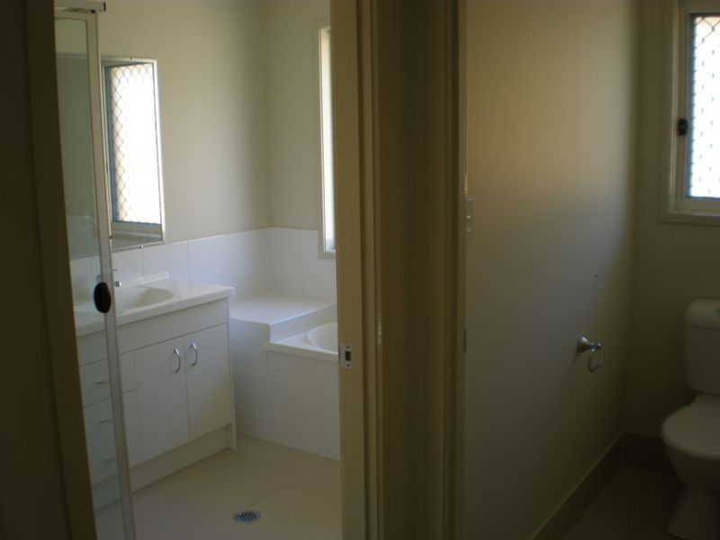 12 Twin Rivers Dr, Eagleby QLD 4207