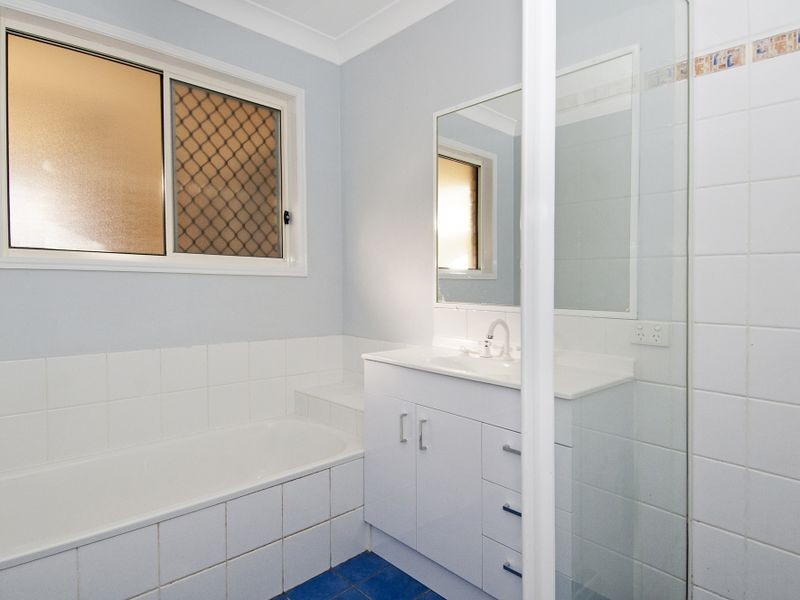 6 Richardson Court, Edens Landing QLD 4207