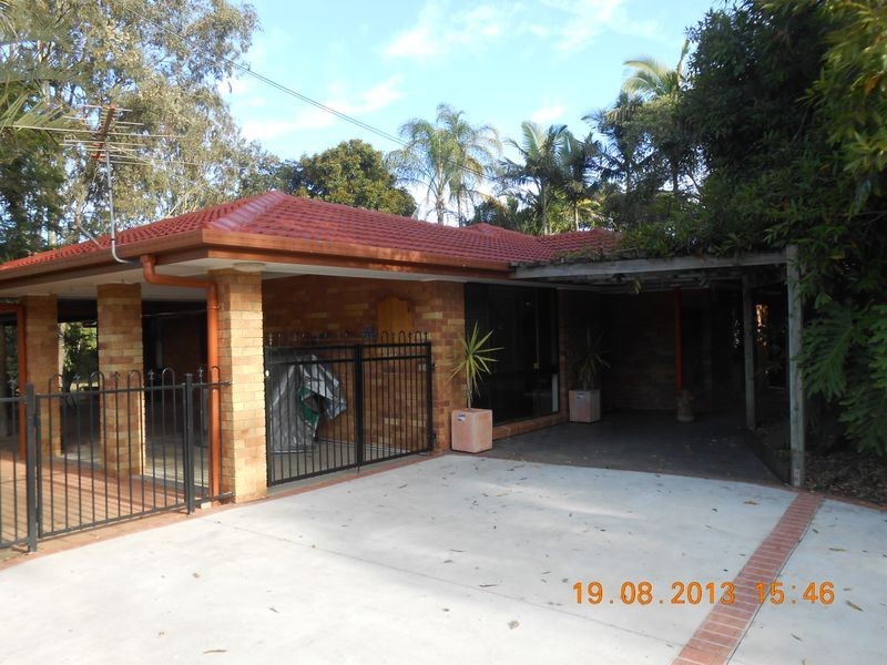 3 Settlers Place, Edens Landing QLD 4207