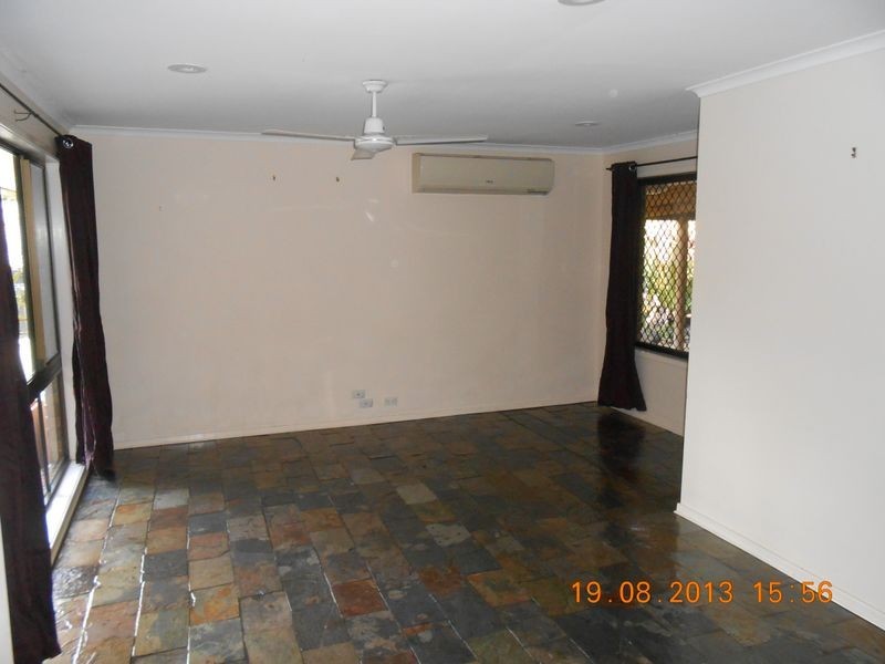 3 Settlers Place, Edens Landing QLD 4207