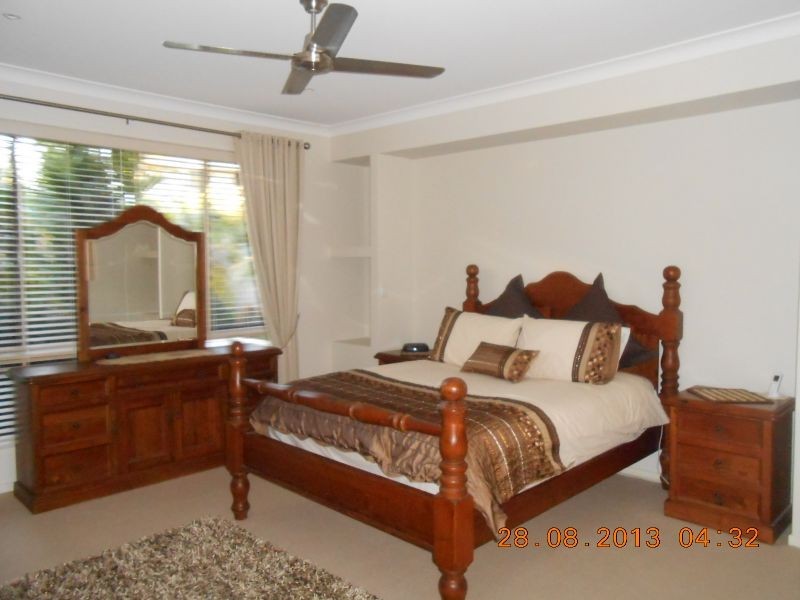 27 Riverside Tce, Windaroo QLD 4207