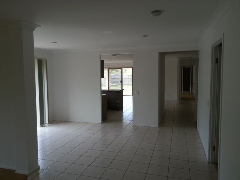 15 Pebbles Court, Berrinba QLD 4117