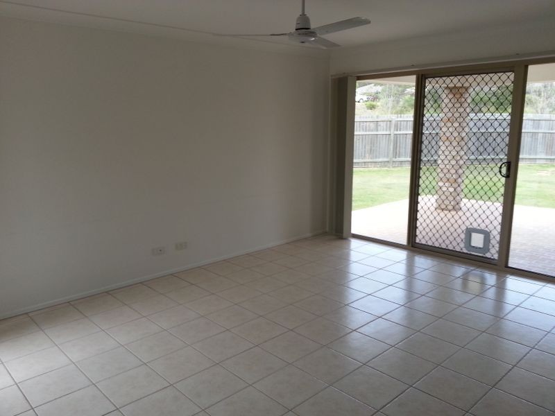 15 Pebbles Court, Berrinba QLD 4117