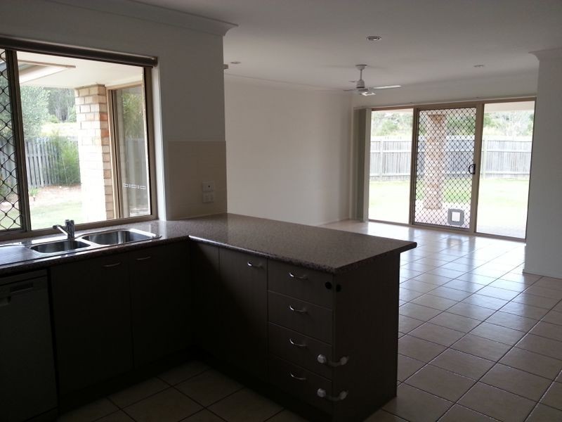15 Pebbles Court, Berrinba QLD 4117