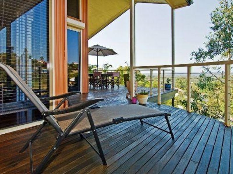 6 Hillside Crescent, Edens Landing QLD 4207