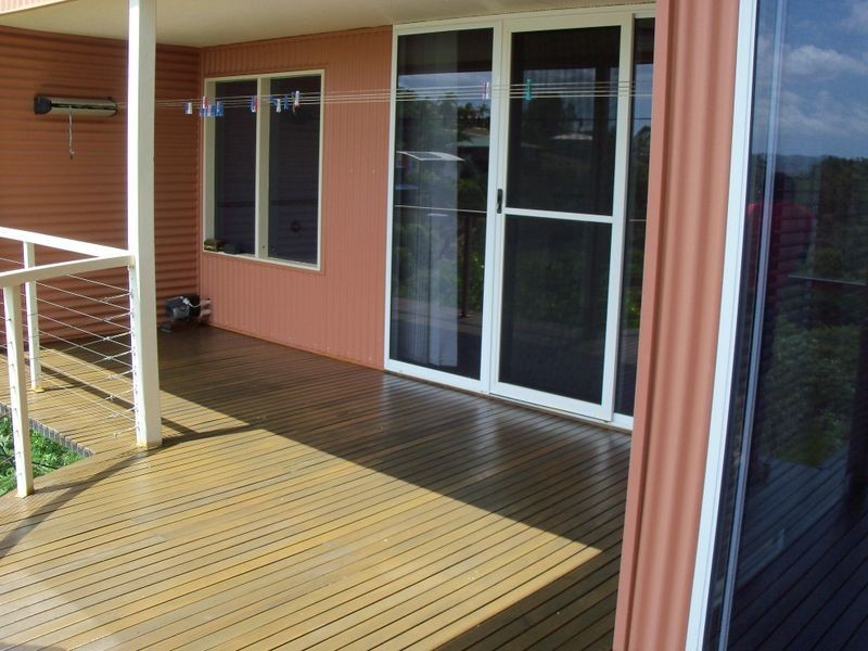 6 Hillside Crescent, Edens Landing QLD 4207