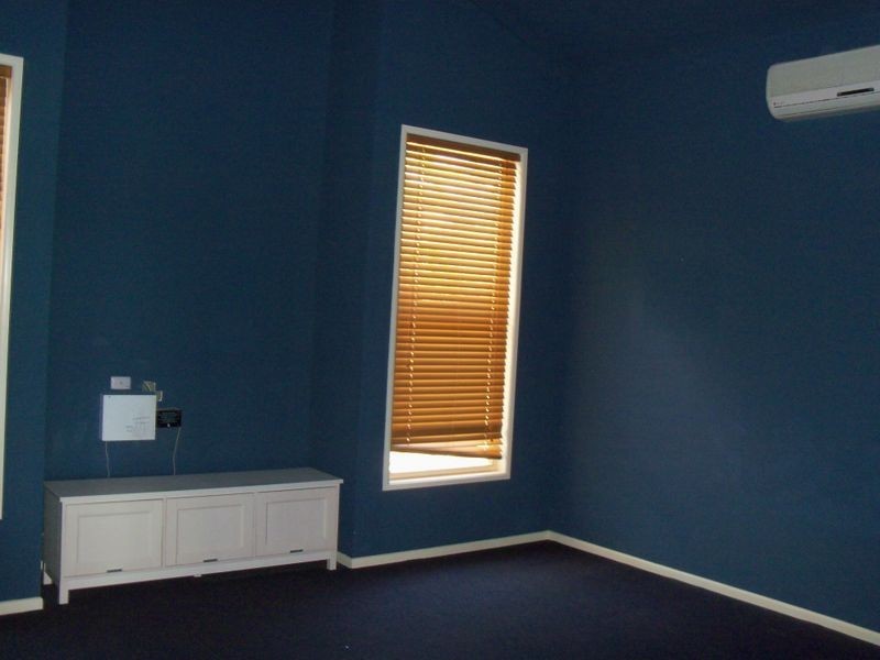 6 Hillside Crescent, Edens Landing QLD 4207